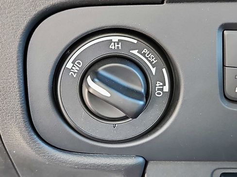 Used 2026 Nissan Frontier PRO-4X w/ Pro-4x Convenience Package AWD/4WD image 25