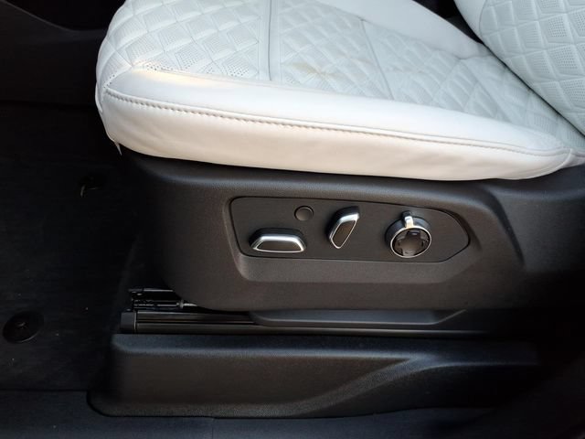 Certified 2026 Cadillac Escalade Platinum Sport w/ LPO, ONYX Package AWD/4WD image 13
