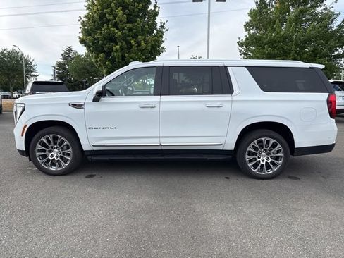 Used 2025 GMC Yukon XL Denali AWD/4WD image 2