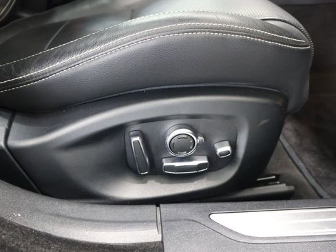 Used 2018 Jaguar XF First Edition image 22