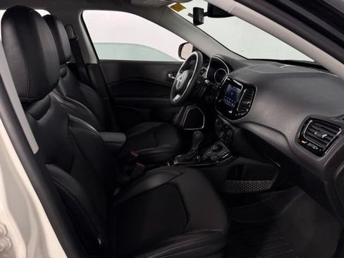Used 2018 Jeep Compass Latitude w/ Popular Equipment Group AWD/4WD image 15