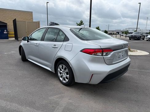 Used 2025 Toyota Corolla LE image 6
