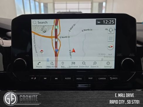 New 2025 Nissan Pathfinder SL image 19