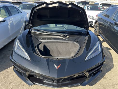 Used 2022 Chevrolet Corvette Stingray Coupe w/ Z51 Performance Package RWD image 27
