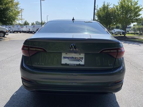 Used 2022 Volkswagen Jetta SE w/ Panoramic Sunroof Package FWD image 8
