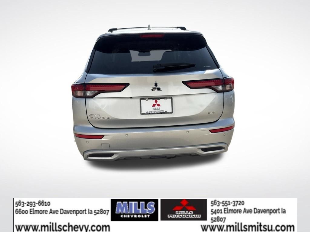 Used 2024 Mitsubishi Outlander SEL AWD/4WD image 4