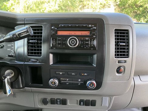 Used 2016 Nissan NV 2500 SV RWD image 13