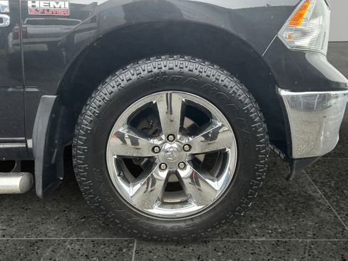 Used 2016 RAM 1500 Classic SLT w/ SLT Plus D←cor Group image 9