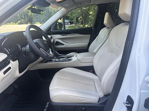 Certified 2025 INFINITI QX60 Pure w/ Cargo Package FWD image 11