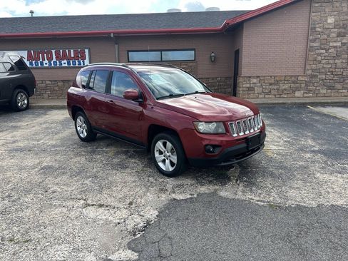 Used 2016 Jeep Compass Latitude AWD/4WD image 2