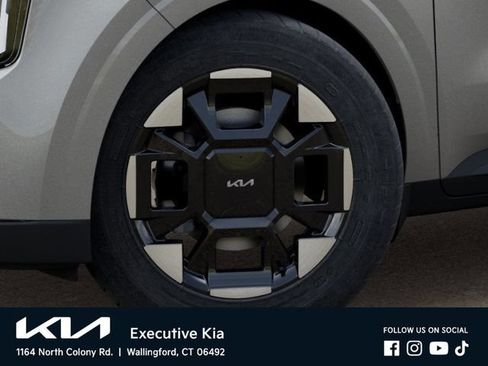 New 2026 Kia Carnival EX FWD image 9