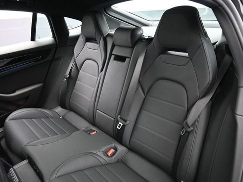 New 2026 Porsche Panamera image 23
