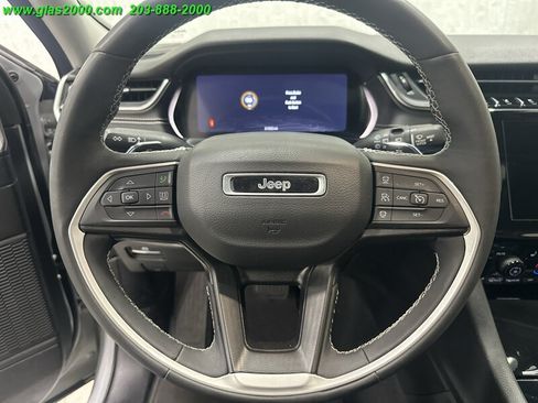 Used 2023 Jeep Grand Cherokee L Laredo w/ Luxury Tech Group I AWD/4WD image 4