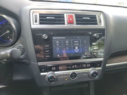 Used 2017 Subaru Outback 2.5i Limited AWD/4WD image 12