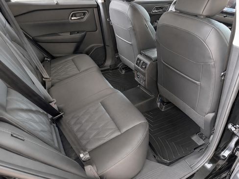 Used 2025 Nissan Rogue Platinum w/ Platinum Premium Package FWD image 32