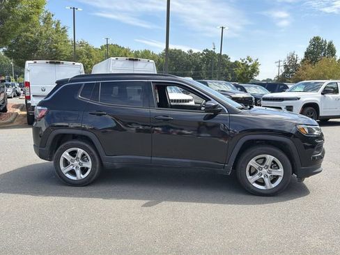 Used 2024 Jeep Compass Latitude AWD/4WD image 5