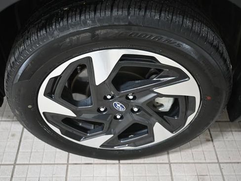 Used 2024 Subaru Crosstrek 2.5i Limited AWD/4WD image 17