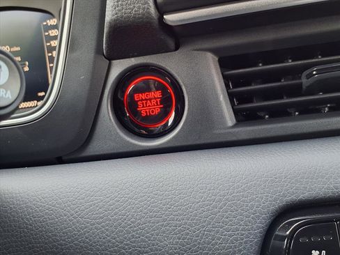 New 2025 Honda Pilot Black Edition image 9