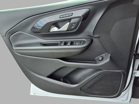 Used 2022 GMC Terrain AT4 image 17