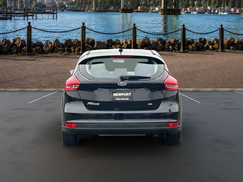 Used 2017 Ford Focus SE FWD image 8