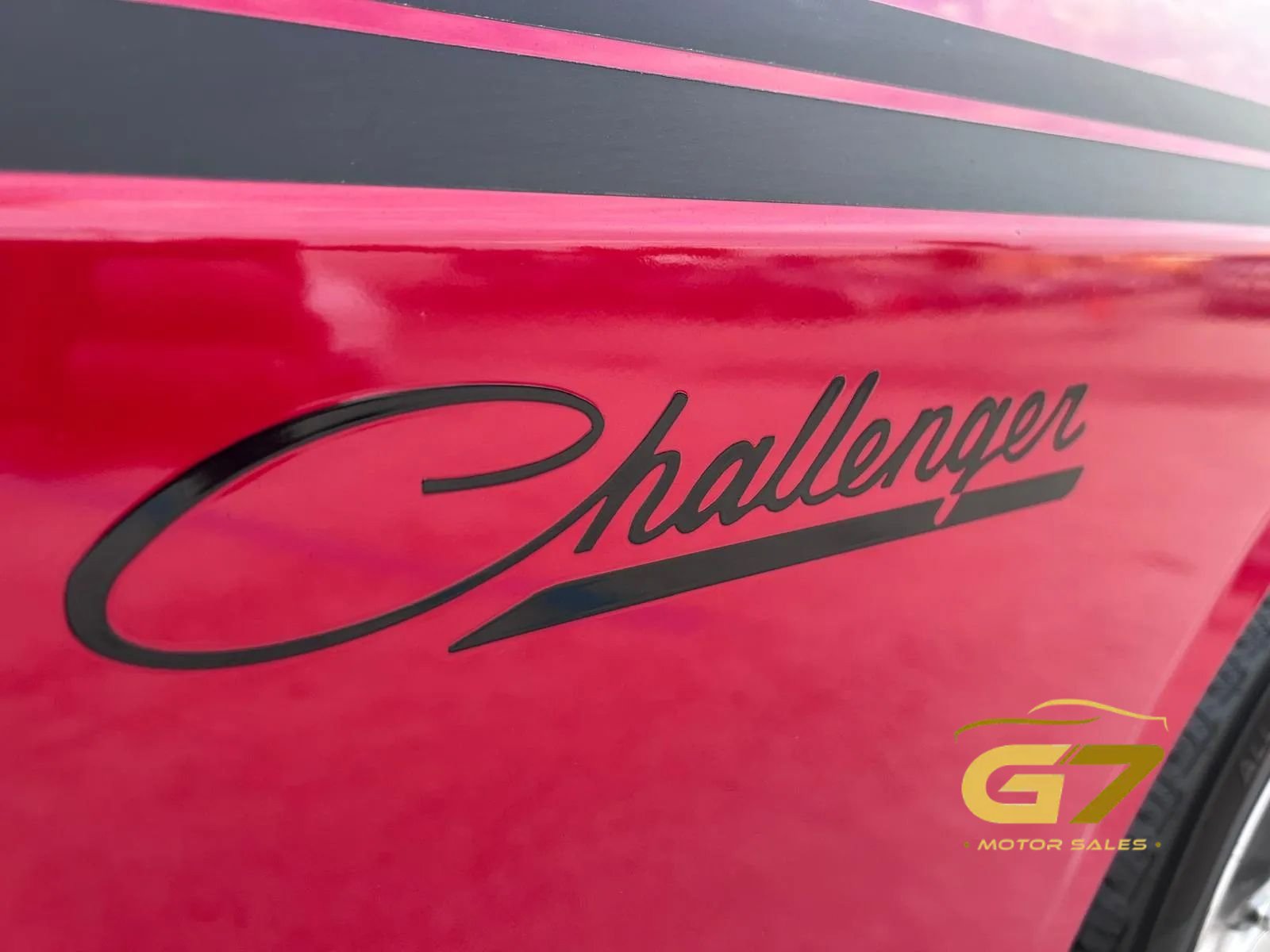 Used 2017 Dodge Challenger SXT RWD image 5