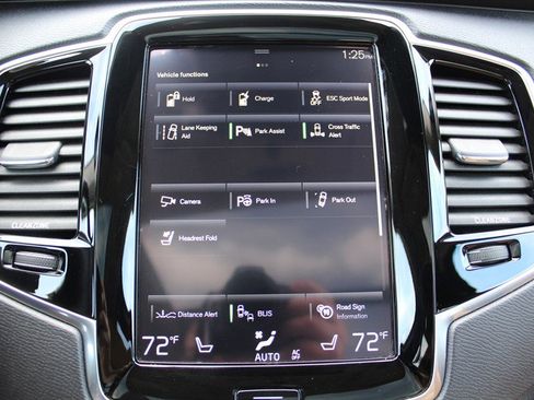 Used 2016 Volvo XC90 T8 Momentum w/ Vision Package image 13