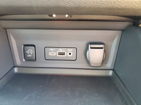 New 2025 Nissan Sentra SV w/ SV Premium Package image 25