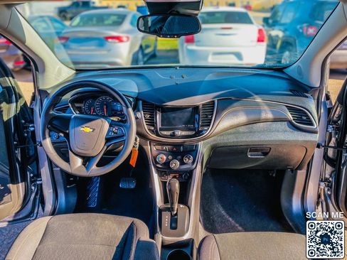 Used 2020 Chevrolet Trax LS image 14