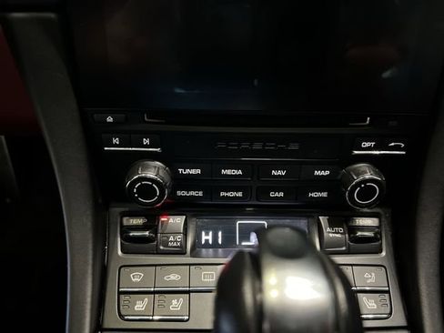 Used 2018 Porsche 911 Carrera 4S image 14