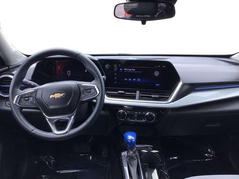 Used 2024 Chevrolet Trax LT w/ Driver Confidence Package FWD image 23