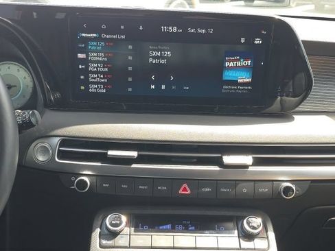 Certified 2023 Hyundai Palisade Limited FWD image 17