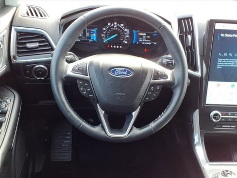 Used 2024 Ford Edge Titanium image 22