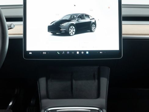 Used 2024 Tesla Model Y Long Range image 23