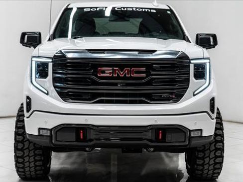 Used 2023 GMC Sierra 1500 AT4 image 4