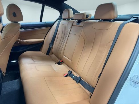 Certified 2023 BMW 530e xDrive w/ Premium Package image 27