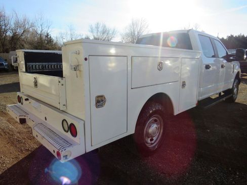 Used 2019 Ford F250 XL w/ Power Equipment Group image 3