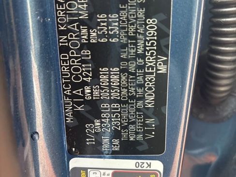 Certified 2024 Kia Niro EX FWD image 16