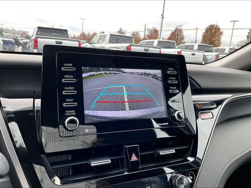 Used 2023 Toyota Camry SE image 19