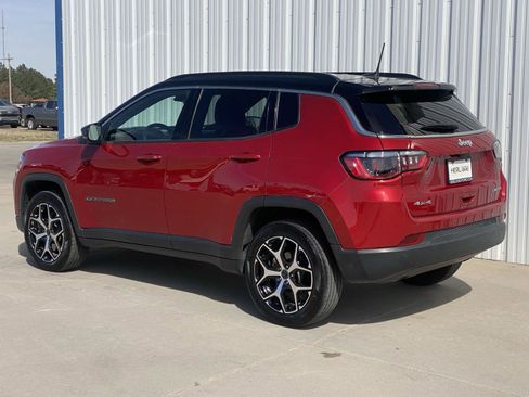 Used 2025 Jeep Compass Limited AWD/4WD image 7