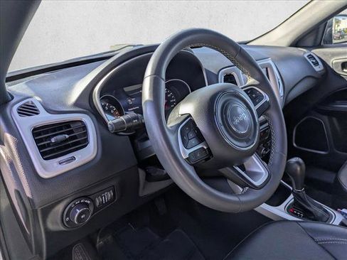 Used 2021 Jeep Compass Latitude image 10