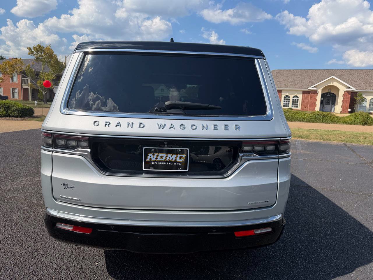 Used 2023 Jeep Grand Wagoneer Series II AWD/4WD image 5
