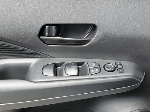 New 2025 Nissan Kicks Play S image 29