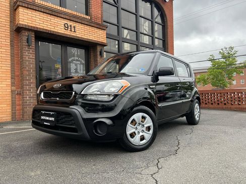 Used 2012 Kia Soul FWD image 2