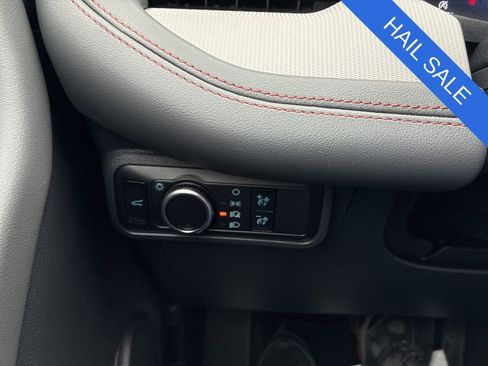 Used 2025 Ford Explorer Active AWD/4WD image 31