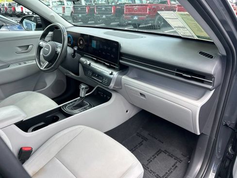 Used 2024 Hyundai Kona SEL AWD/4WD image 40