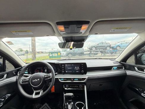 Used 2022 Kia K5 LX FWD image 28