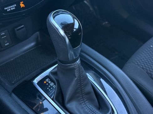 Used 2018 Nissan Rogue Sport S image 25