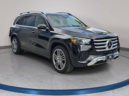 Used 2025 Mercedes-Benz GLS 450 4MATIC image 4