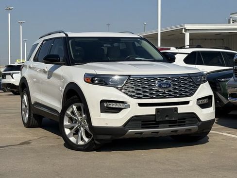 Used 2023 Ford Explorer Platinum w/ Technology Package AWD/4WD image 2