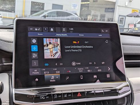 Used 2022 Jeep Compass Limited image 17